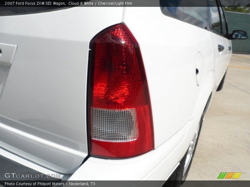 Cloud 9 White / Charcoal/Light Flint 2007 Ford Focus ZXW SES Wagon