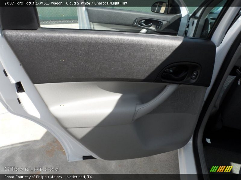Cloud 9 White / Charcoal/Light Flint 2007 Ford Focus ZXW SES Wagon