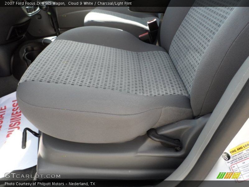 Cloud 9 White / Charcoal/Light Flint 2007 Ford Focus ZXW SES Wagon