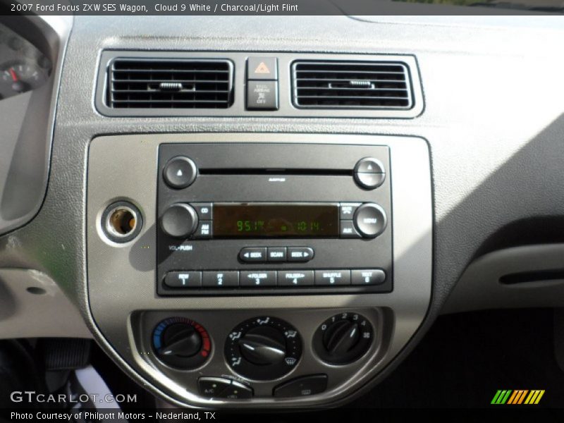Cloud 9 White / Charcoal/Light Flint 2007 Ford Focus ZXW SES Wagon