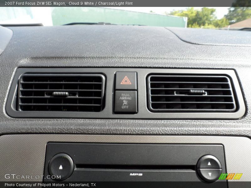 Cloud 9 White / Charcoal/Light Flint 2007 Ford Focus ZXW SES Wagon