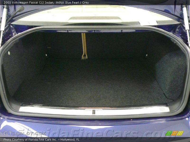 Indigo Blue Pearl / Grey 2003 Volkswagen Passat GLS Sedan