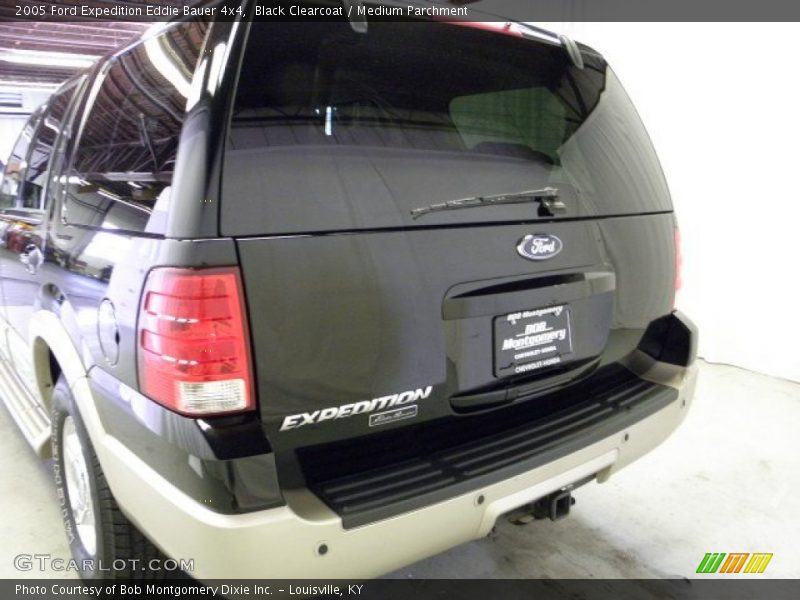 Black Clearcoat / Medium Parchment 2005 Ford Expedition Eddie Bauer 4x4