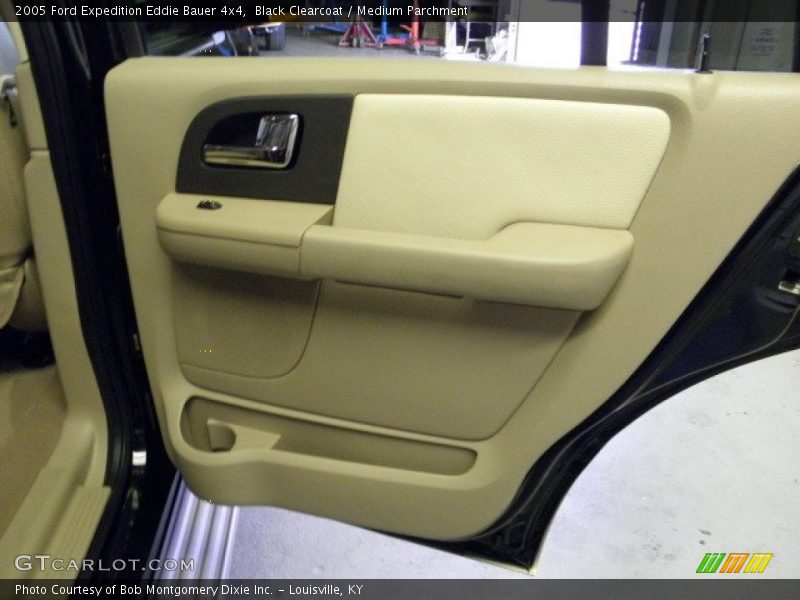 Black Clearcoat / Medium Parchment 2005 Ford Expedition Eddie Bauer 4x4