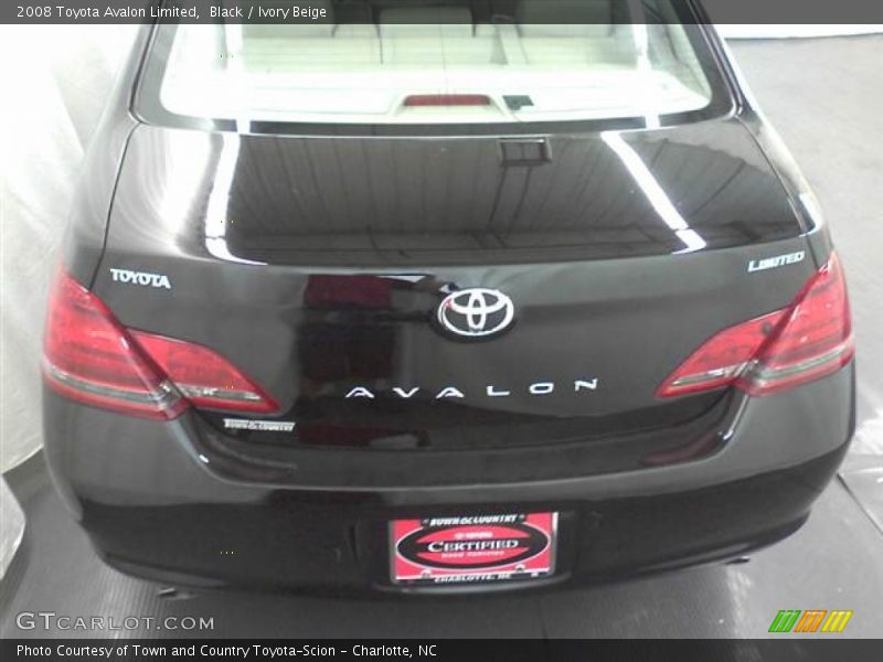 Black / Ivory Beige 2008 Toyota Avalon Limited