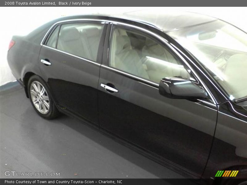 Black / Ivory Beige 2008 Toyota Avalon Limited
