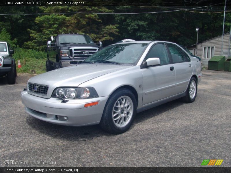 Silver Metallic / Graphite 2004 Volvo S40 1.9T