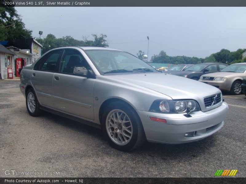 Silver Metallic / Graphite 2004 Volvo S40 1.9T