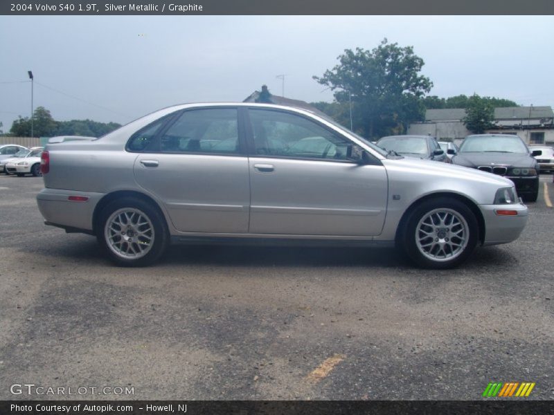 Silver Metallic / Graphite 2004 Volvo S40 1.9T