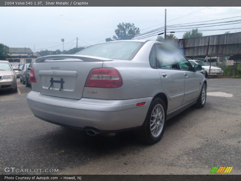 Silver Metallic / Graphite 2004 Volvo S40 1.9T