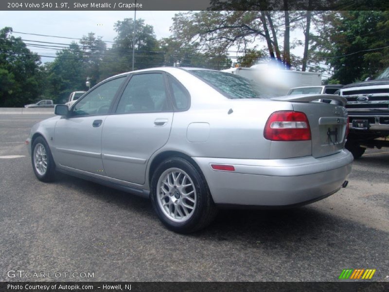 Silver Metallic / Graphite 2004 Volvo S40 1.9T