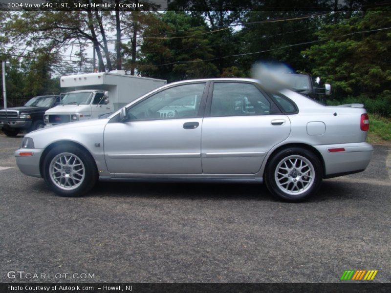Silver Metallic / Graphite 2004 Volvo S40 1.9T