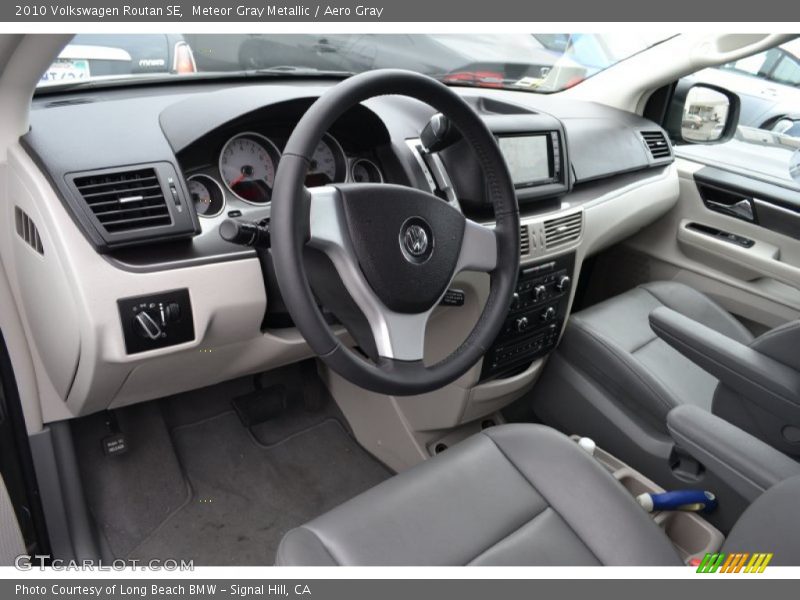 Meteor Gray Metallic / Aero Gray 2010 Volkswagen Routan SE