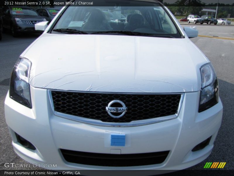 Aspen White / Charcoal 2012 Nissan Sentra 2.0 SR