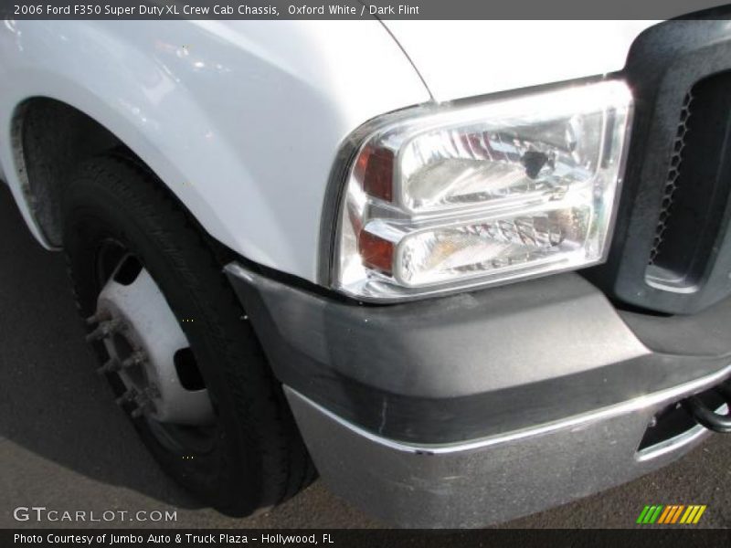 Oxford White / Dark Flint 2006 Ford F350 Super Duty XL Crew Cab Chassis