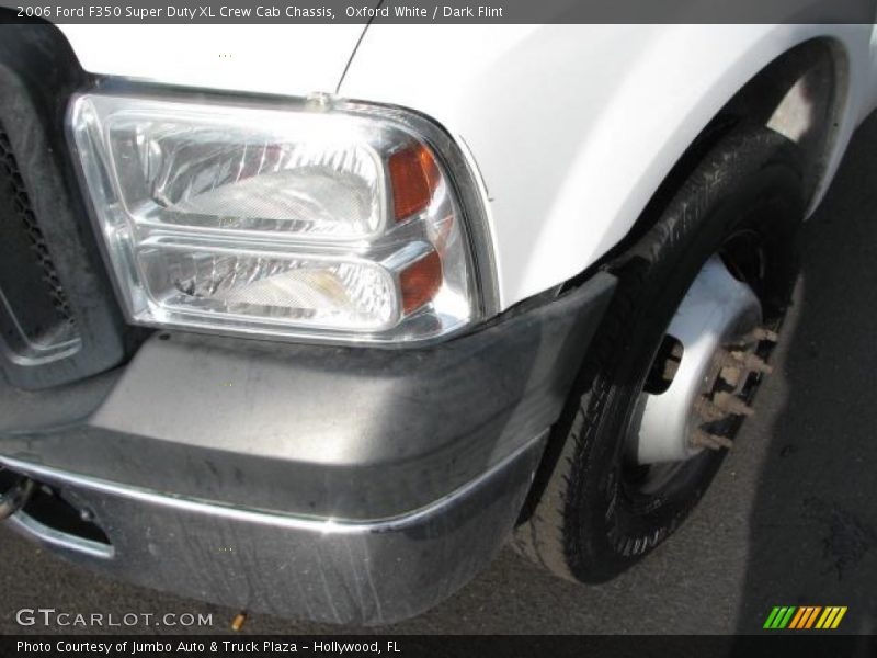 Oxford White / Dark Flint 2006 Ford F350 Super Duty XL Crew Cab Chassis