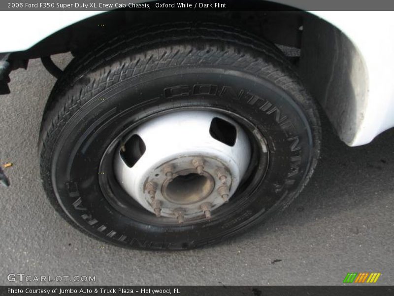 Oxford White / Dark Flint 2006 Ford F350 Super Duty XL Crew Cab Chassis