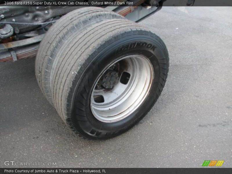  2006 F350 Super Duty XL Crew Cab Chassis Wheel