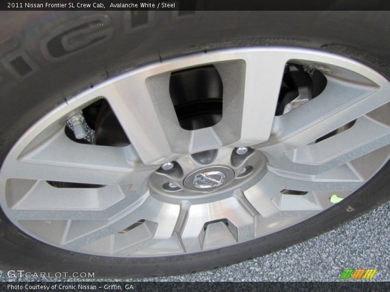 Avalanche White / Steel 2011 Nissan Frontier SL Crew Cab