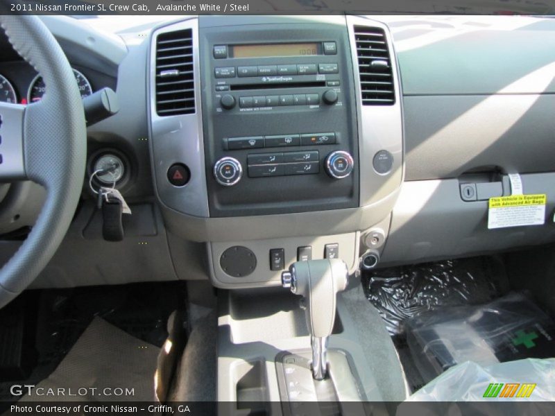 Avalanche White / Steel 2011 Nissan Frontier SL Crew Cab