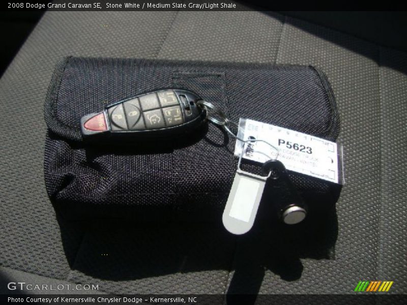 Stone White / Medium Slate Gray/Light Shale 2008 Dodge Grand Caravan SE