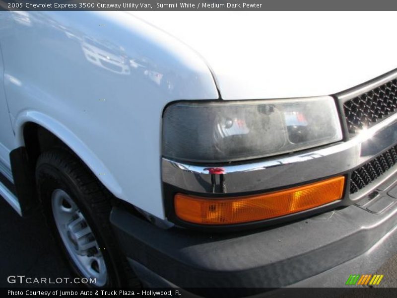 Summit White / Medium Dark Pewter 2005 Chevrolet Express 3500 Cutaway Utility Van