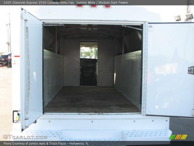 Summit White / Medium Dark Pewter 2005 Chevrolet Express 3500 Cutaway Utility Van