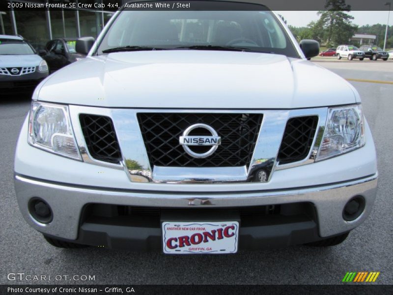 Avalanche White / Steel 2009 Nissan Frontier SE Crew Cab 4x4