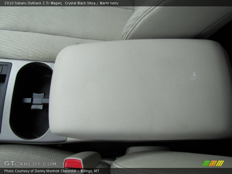 Crystal Black Silica / Warm Ivory 2010 Subaru Outback 2.5i Wagon