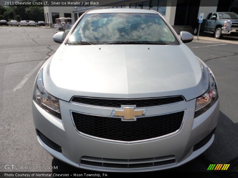 Silver Ice Metallic / Jet Black 2011 Chevrolet Cruze LT