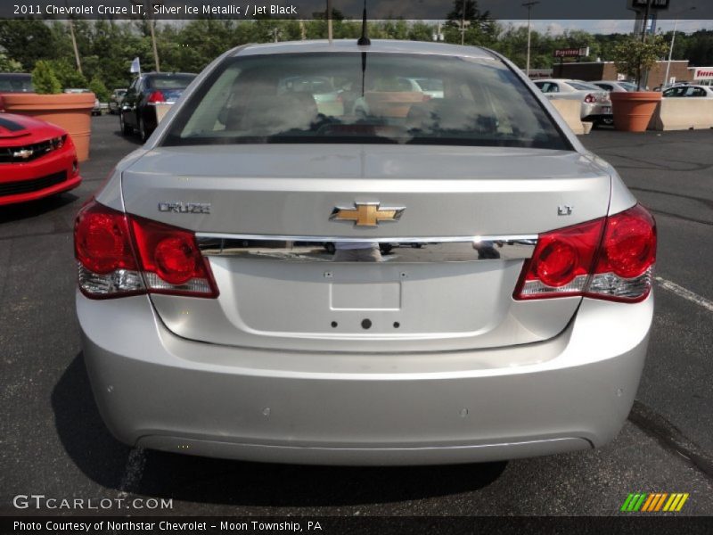 Silver Ice Metallic / Jet Black 2011 Chevrolet Cruze LT