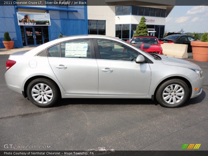 Silver Ice Metallic / Jet Black 2011 Chevrolet Cruze LT