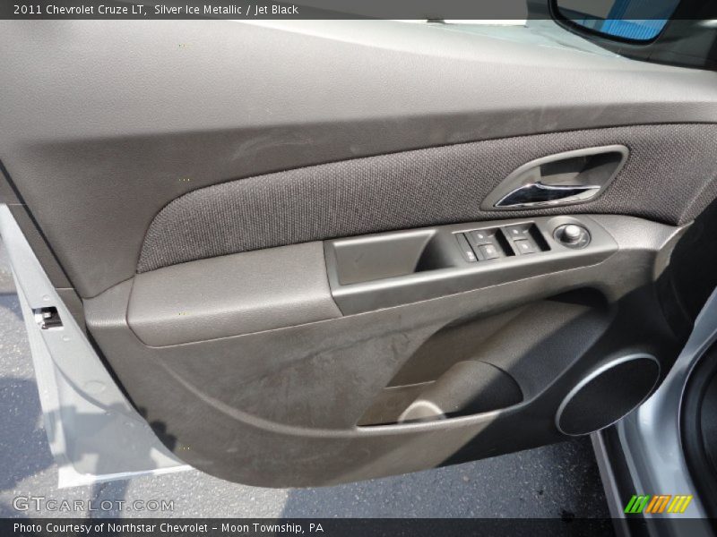Silver Ice Metallic / Jet Black 2011 Chevrolet Cruze LT