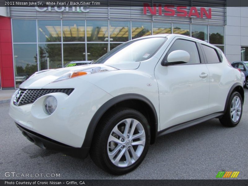 White Pearl / Black/Silver Trim 2011 Nissan Juke SV