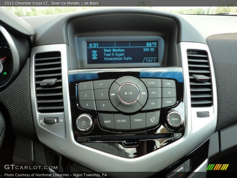 Silver Ice Metallic / Jet Black 2011 Chevrolet Cruze LT