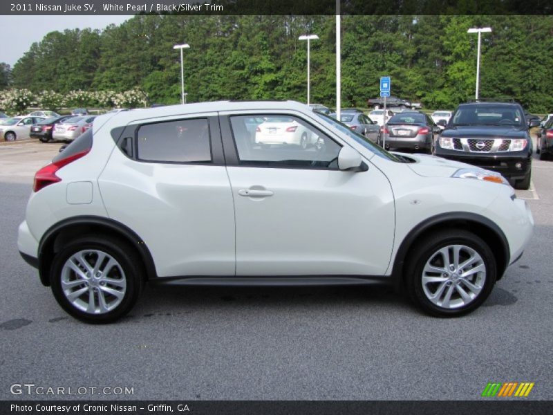 White Pearl / Black/Silver Trim 2011 Nissan Juke SV