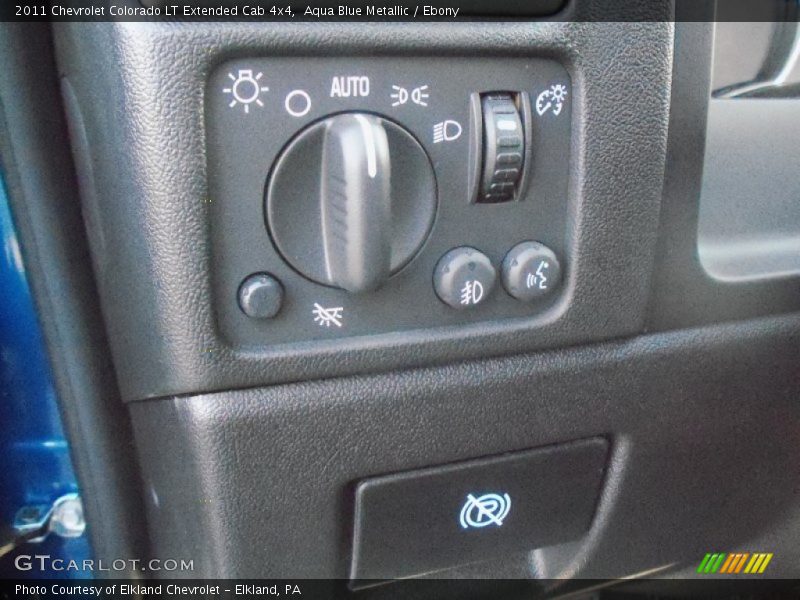 Controls of 2011 Colorado LT Extended Cab 4x4