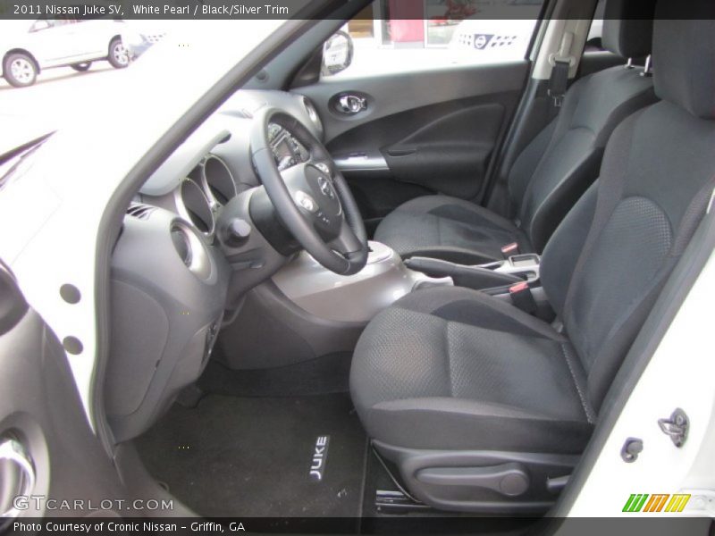 2011 Juke SV Black/Silver Trim Interior