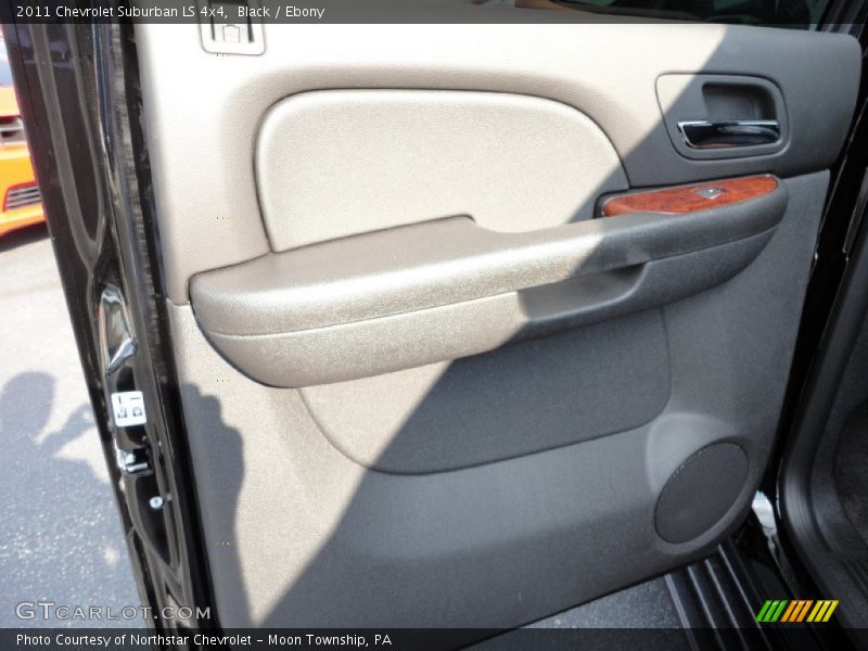 Black / Ebony 2011 Chevrolet Suburban LS 4x4