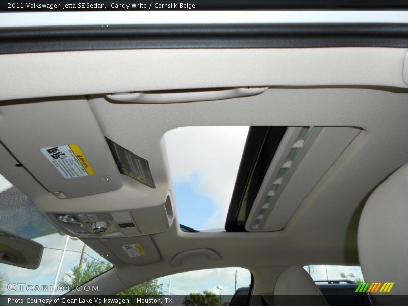 Candy White / Cornsilk Beige 2011 Volkswagen Jetta SE Sedan