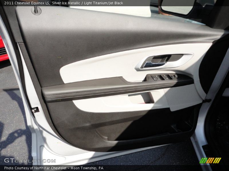 Silver Ice Metallic / Light Titanium/Jet Black 2011 Chevrolet Equinox LS