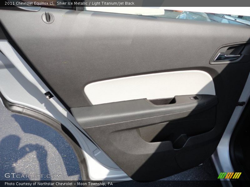 Silver Ice Metallic / Light Titanium/Jet Black 2011 Chevrolet Equinox LS