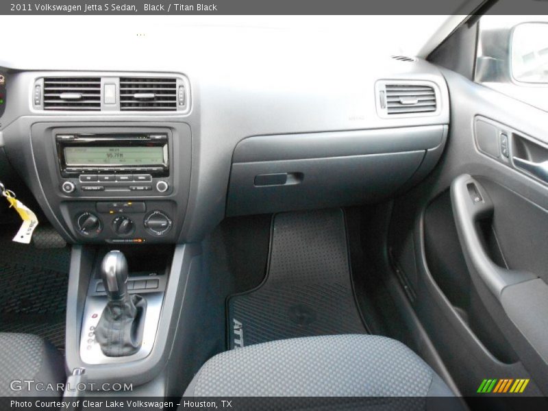 Black / Titan Black 2011 Volkswagen Jetta S Sedan