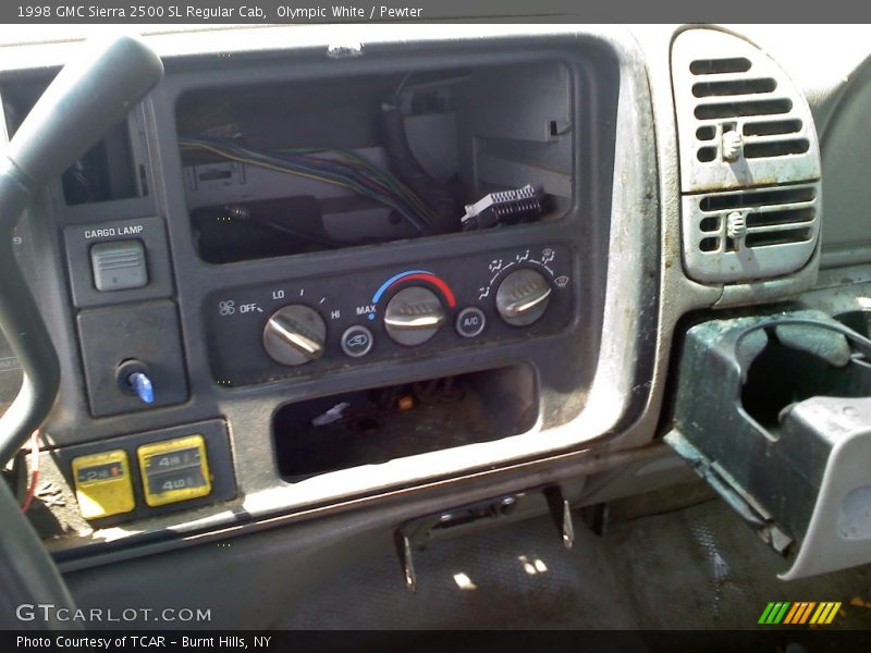 Olympic White / Pewter 1998 GMC Sierra 2500 SL Regular Cab