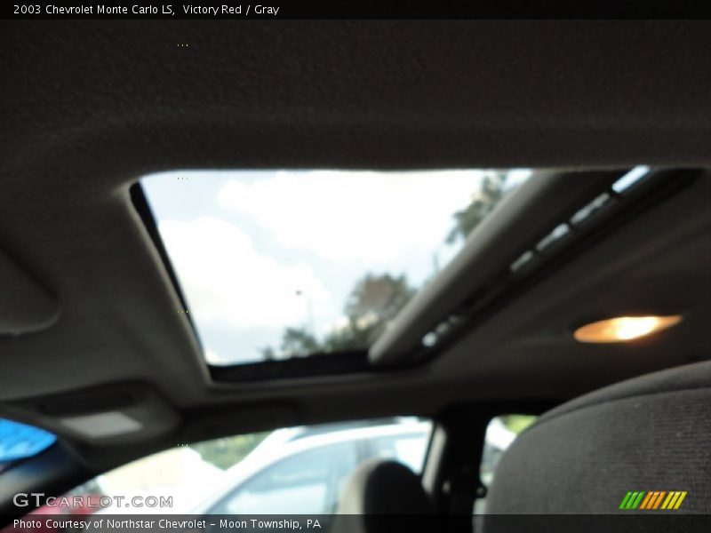 Victory Red / Gray 2003 Chevrolet Monte Carlo LS