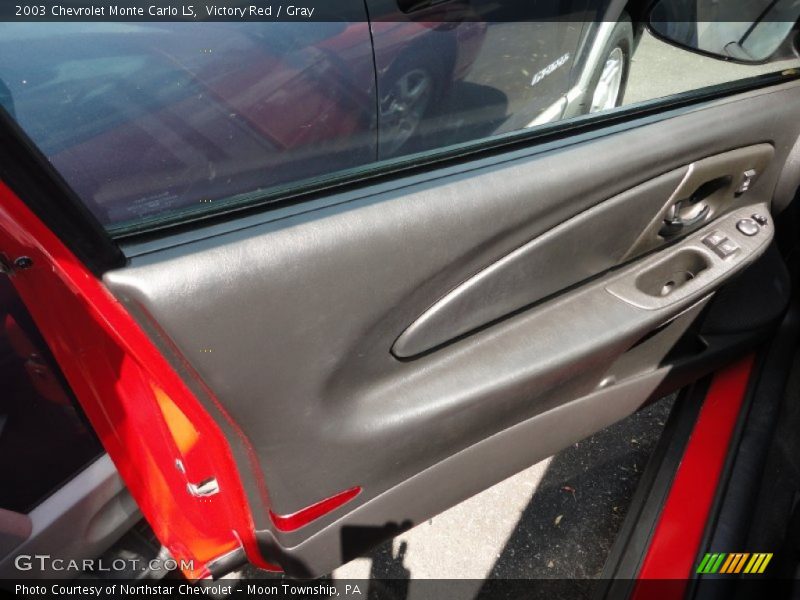 Victory Red / Gray 2003 Chevrolet Monte Carlo LS