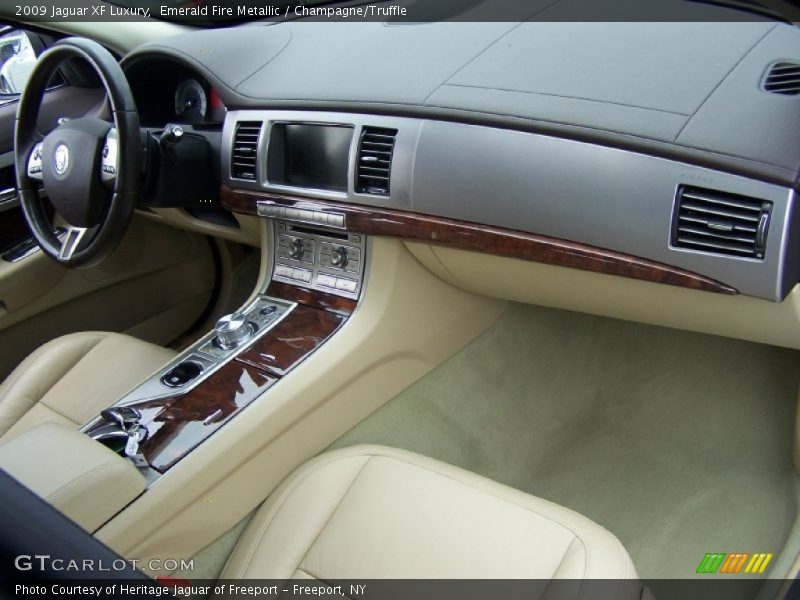 Emerald Fire Metallic / Champagne/Truffle 2009 Jaguar XF Luxury