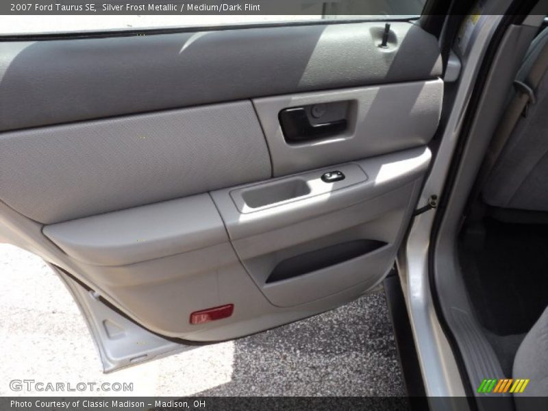 Silver Frost Metallic / Medium/Dark Flint 2007 Ford Taurus SE