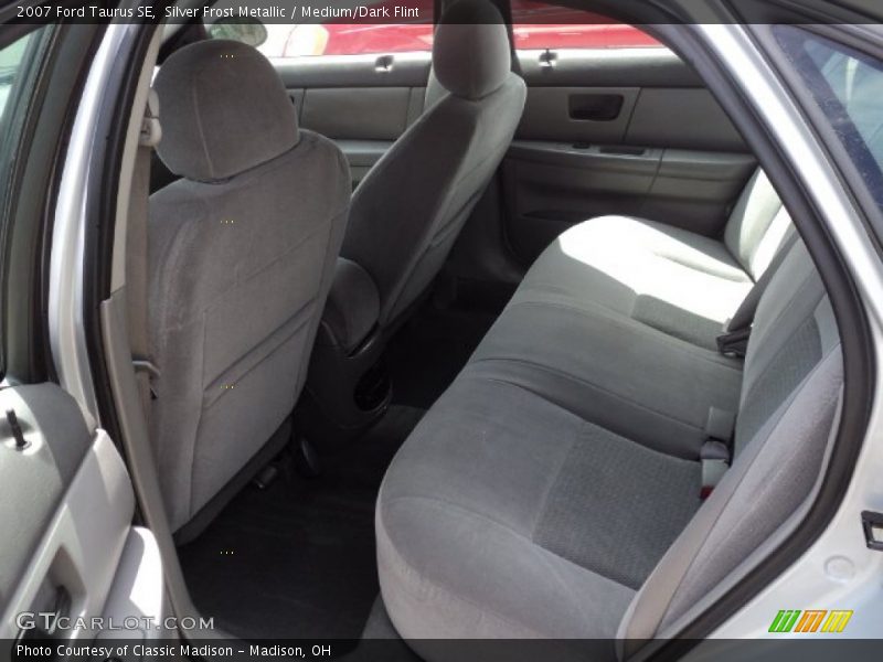Silver Frost Metallic / Medium/Dark Flint 2007 Ford Taurus SE