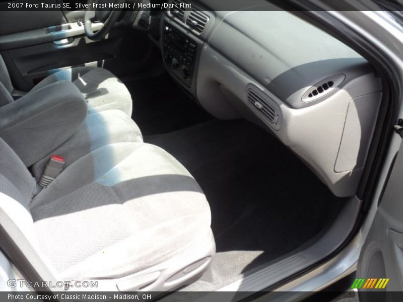 Silver Frost Metallic / Medium/Dark Flint 2007 Ford Taurus SE
